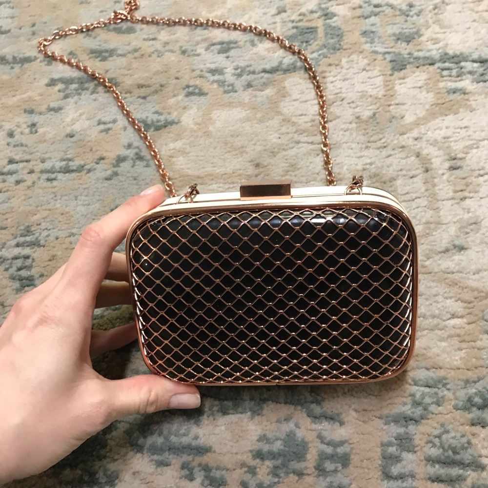 Stunning rose gold detail cross body